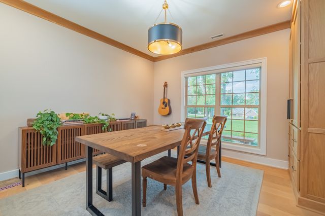 30 Pinehurst Dr, Manchester, TN 37355