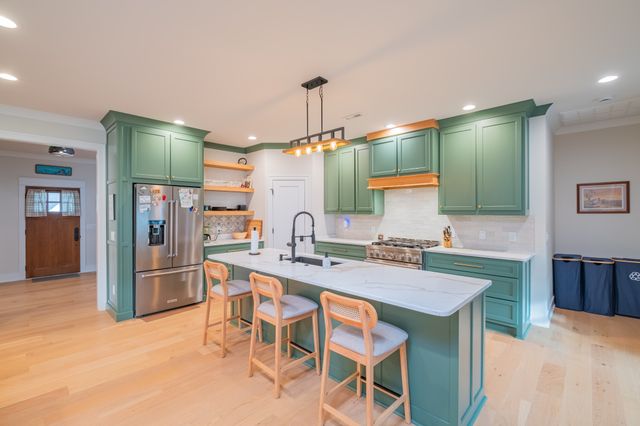 30 Pinehurst Dr, Manchester, TN 37355