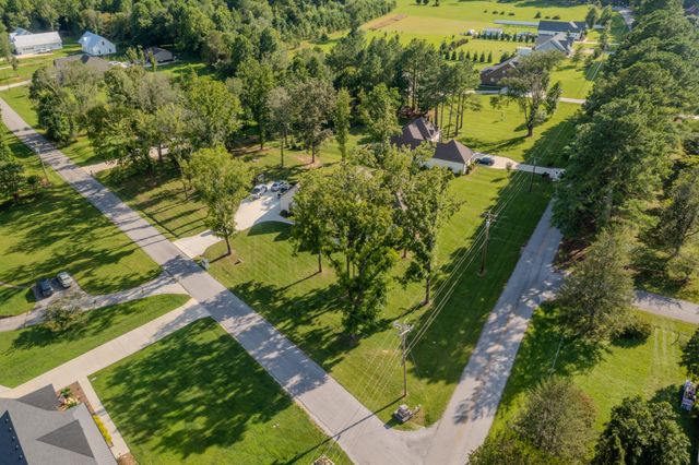30 Pinehurst Dr, Manchester, TN 37355