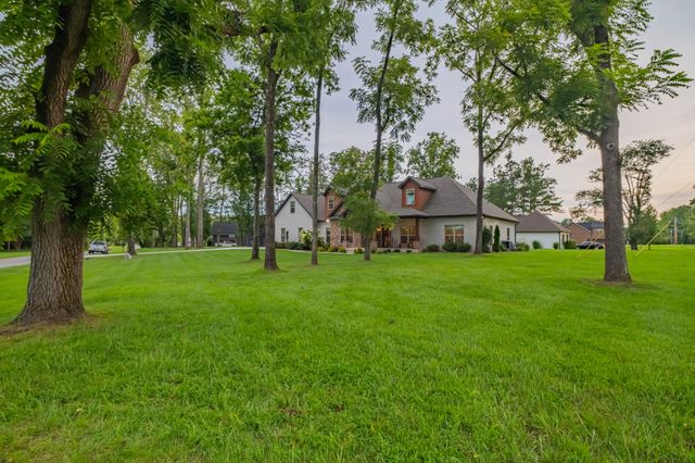 30 Pinehurst Dr, Manchester, TN 37355