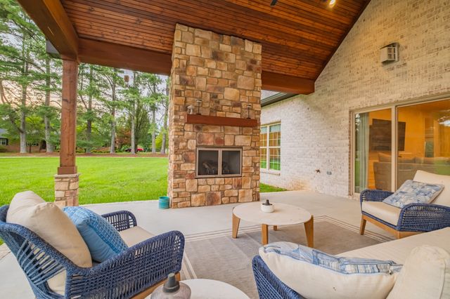 30 Pinehurst Dr, Manchester, TN 37355