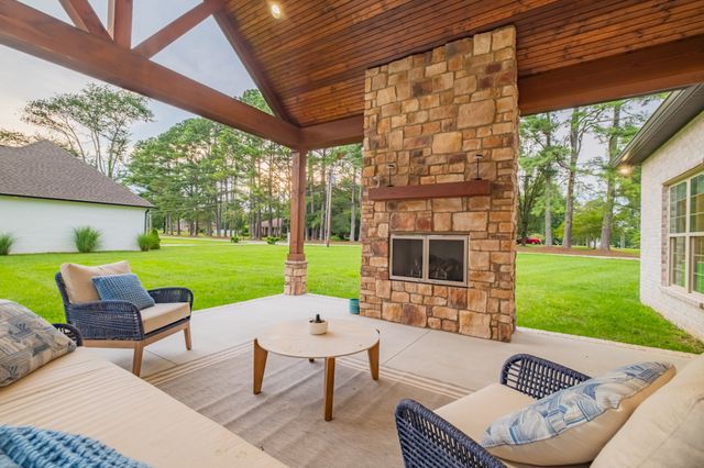 30 Pinehurst Dr, Manchester, TN 37355