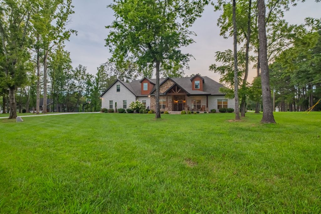 30 Pinehurst Dr, Manchester, TN 37355