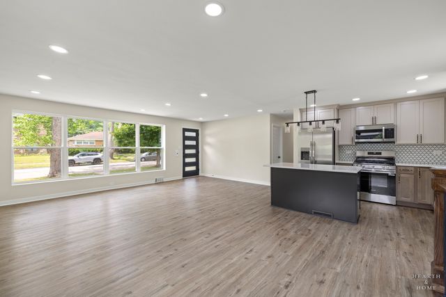 9513 Lowell Avenue, Skokie, IL 60076