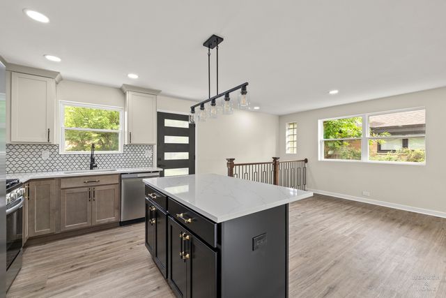 9513 Lowell Avenue, Skokie, IL 60076