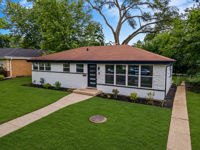 9513 Lowell Avenue, Skokie, IL 60076