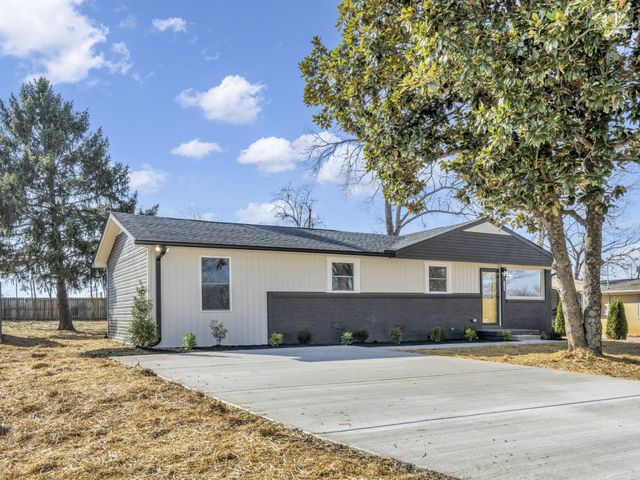 118 Forest Hills Dr, Clarksville, TN 37040