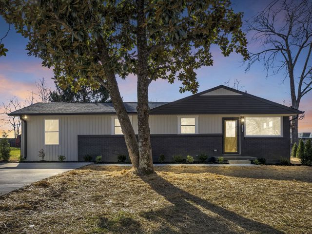 118 Forest Hills Dr, Clarksville, TN 37040