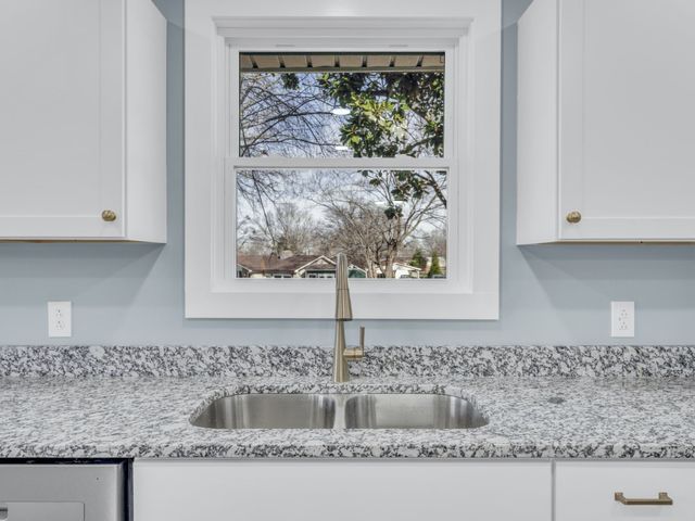 118 Forest Hills Dr, Clarksville, TN 37040