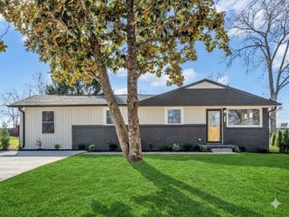 118 Forest Hills Dr, Clarksville, TN 37040