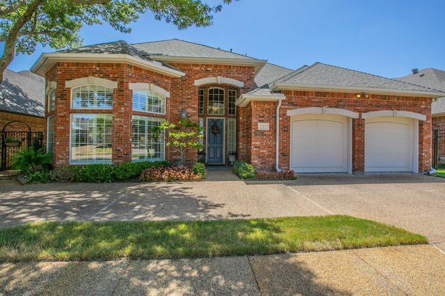 757 Village Green Drive, Desoto, TX 75115