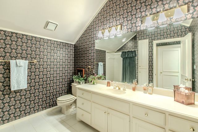 757 Village Green Drive, Desoto, TX 75115