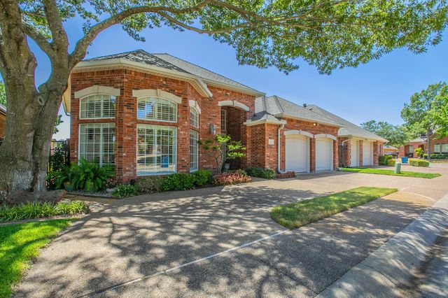 757 Village Green Drive, Desoto, TX 75115