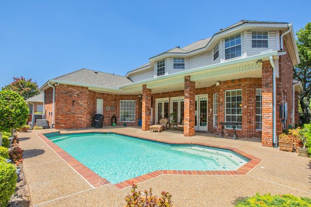 757 Village Green Drive, Desoto, TX 75115