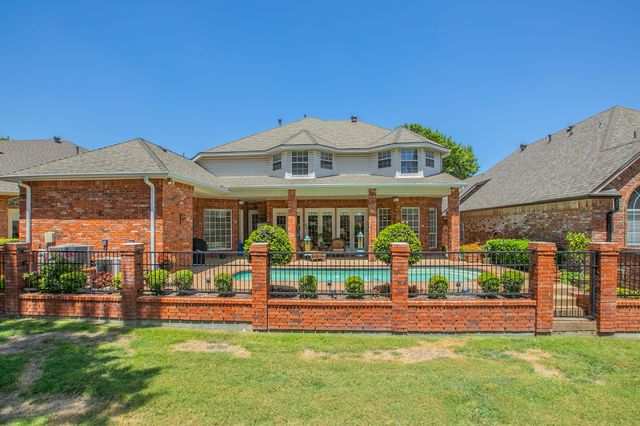 757 Village Green Drive, Desoto, TX 75115