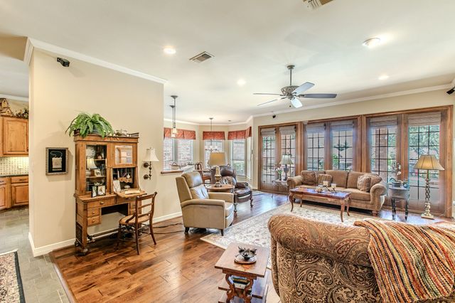 757 Village Green Drive, Desoto, TX 75115