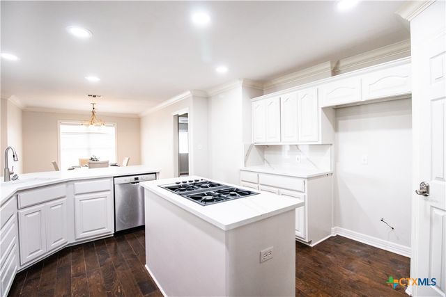 202 Ridge View, Victoria, TX 77904