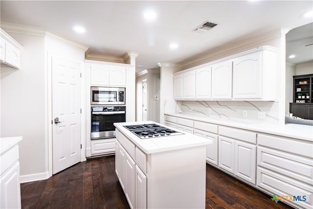 202 Ridge View, Victoria, TX 77904