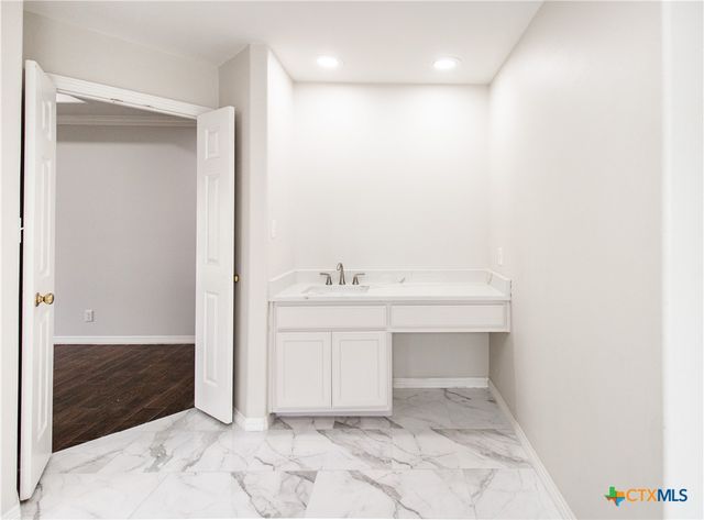 202 Ridge View, Victoria, TX 77904