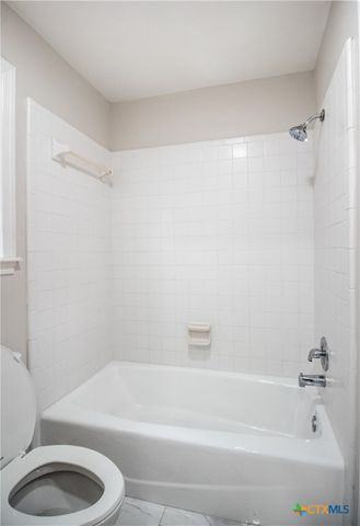 202 Ridge View, Victoria, TX 77904