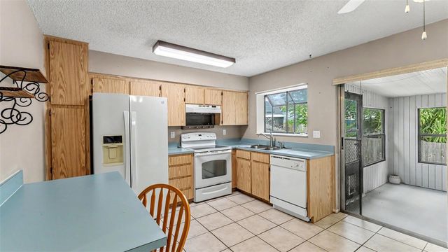 542 LAKE DEXTER BOULEVARD, Winter Haven, FL 33884