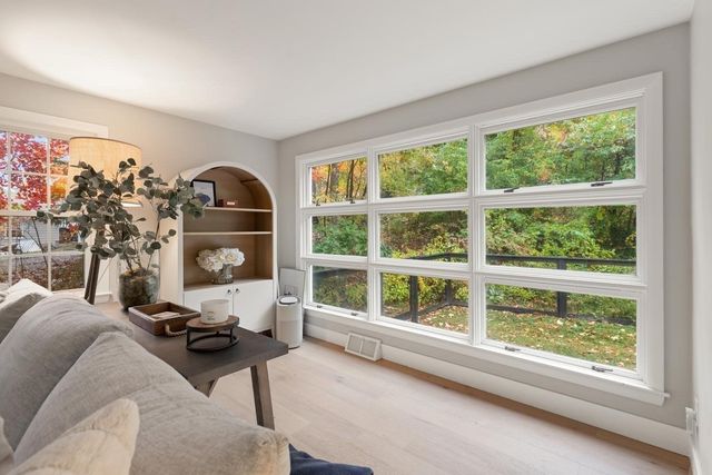 124 Hillside Rd, North Andover, MA 01845