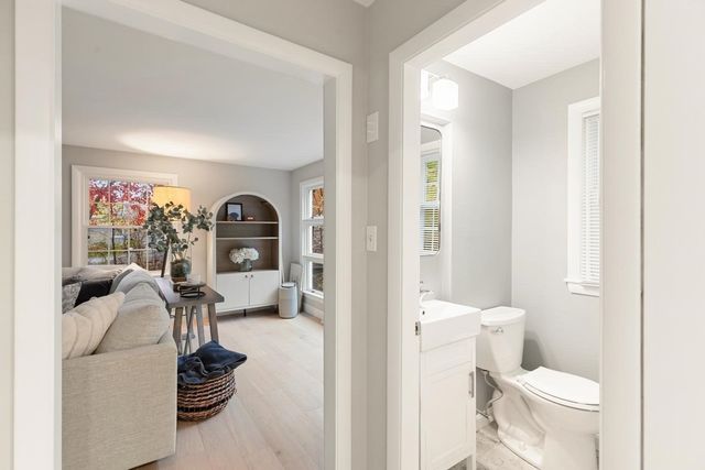 124 Hillside Rd, North Andover, MA 01845