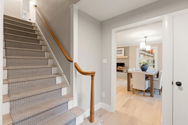 124 Hillside Rd, North Andover, MA 01845