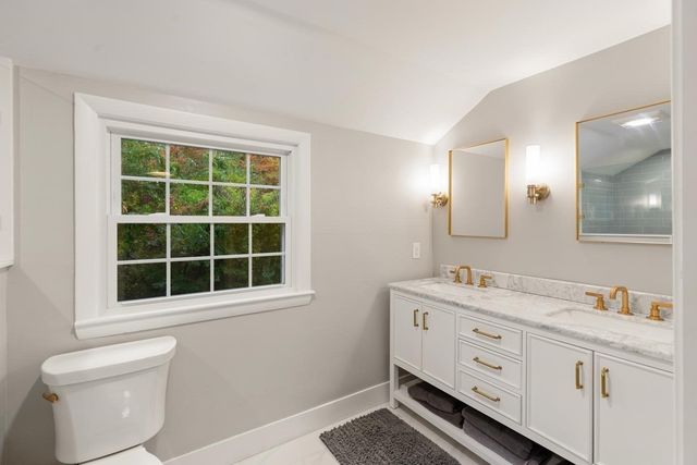 124 Hillside Rd, North Andover, MA 01845