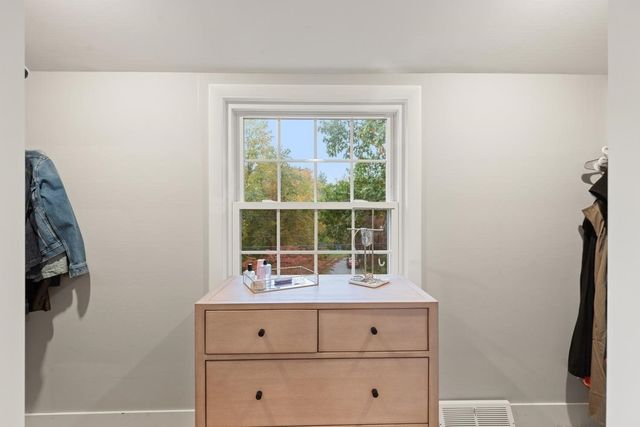 124 Hillside Rd, North Andover, MA 01845