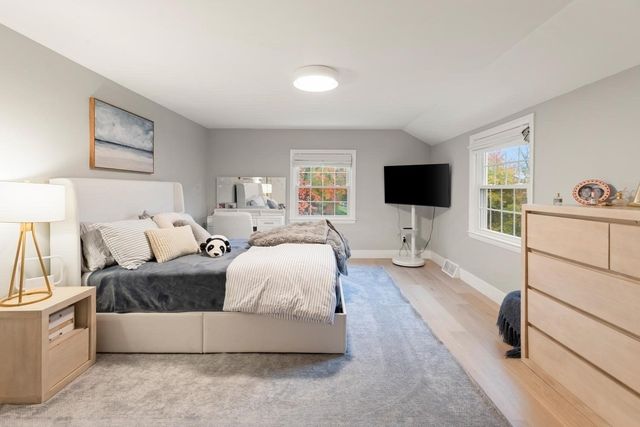 124 Hillside Rd, North Andover, MA 01845