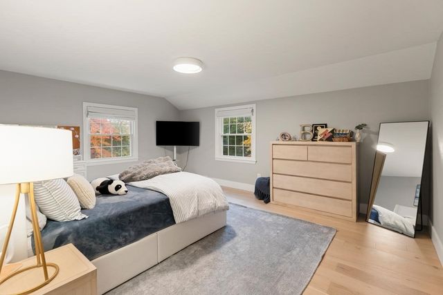 124 Hillside Rd, North Andover, MA 01845
