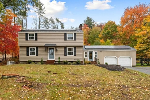 124 Hillside Rd, North Andover, MA 01845