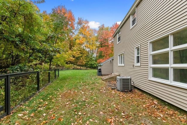 124 Hillside Rd, North Andover, MA 01845