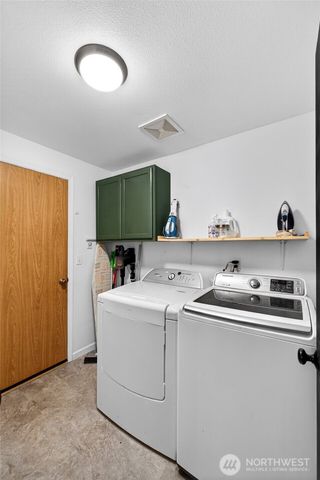 15619 Parkview Drive SE, Yelm, WA 98597