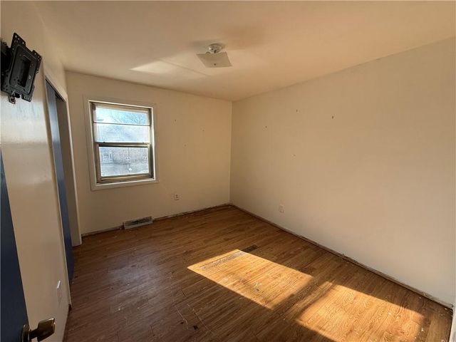 1530 NW 67TH Street, Kansas City, MO 64118