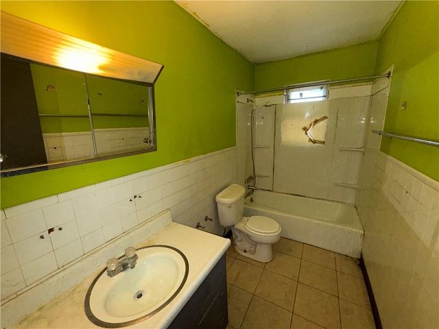 1530 NW 67TH Street, Kansas City, MO 64118