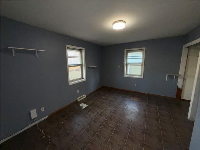 1530 NW 67TH Street, Kansas City, MO 64118