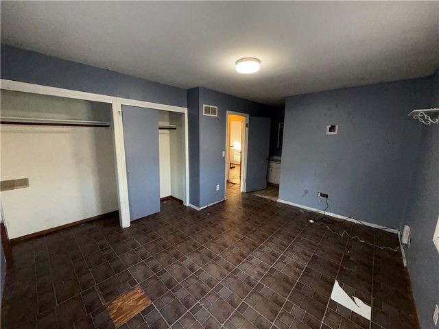 1530 NW 67TH Street, Kansas City, MO 64118