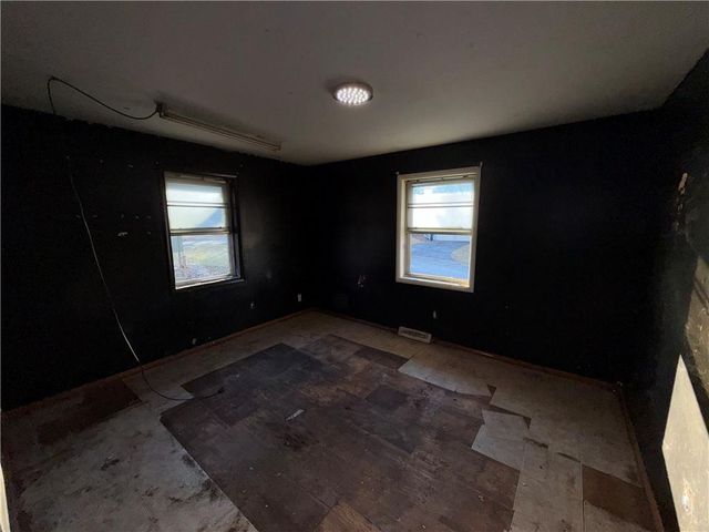 1530 NW 67TH Street, Kansas City, MO 64118