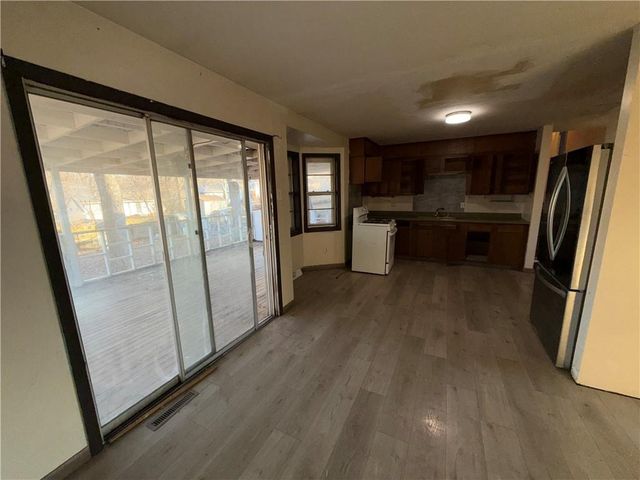 1530 NW 67TH Street, Kansas City, MO 64118