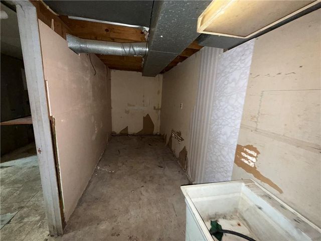 1530 NW 67TH Street, Kansas City, MO 64118