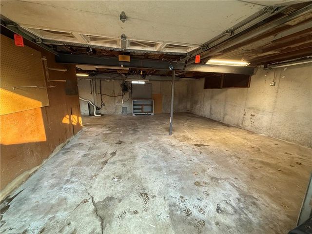 1530 NW 67TH Street, Kansas City, MO 64118