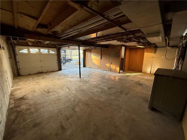 1530 NW 67TH Street, Kansas City, MO 64118