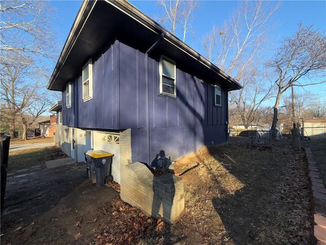 1530 NW 67TH Street, Kansas City, MO 64118