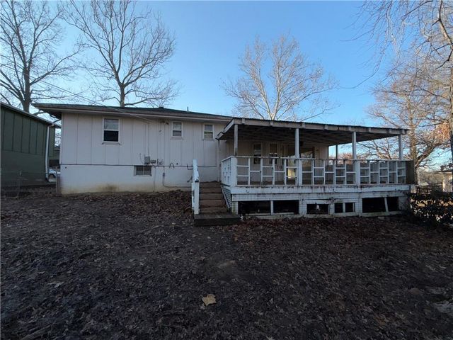 1530 NW 67TH Street, Kansas City, MO 64118