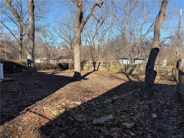 1530 NW 67TH Street, Kansas City, MO 64118