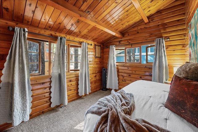 332 Cedar Lane, Sugarloaf, CA 92386