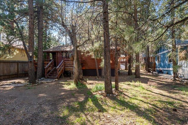 332 Cedar Lane, Sugarloaf, CA 92386