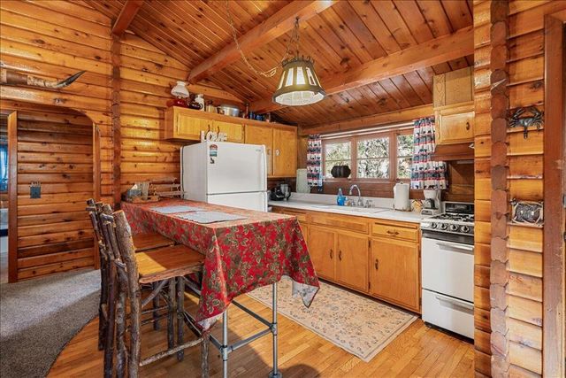 332 Cedar Lane, Sugarloaf, CA 92386